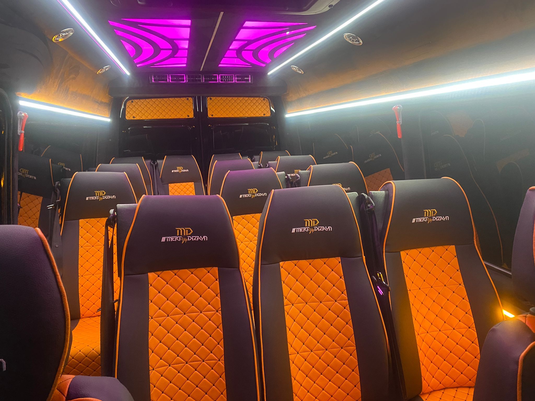 Minibus Innenraum Sitze