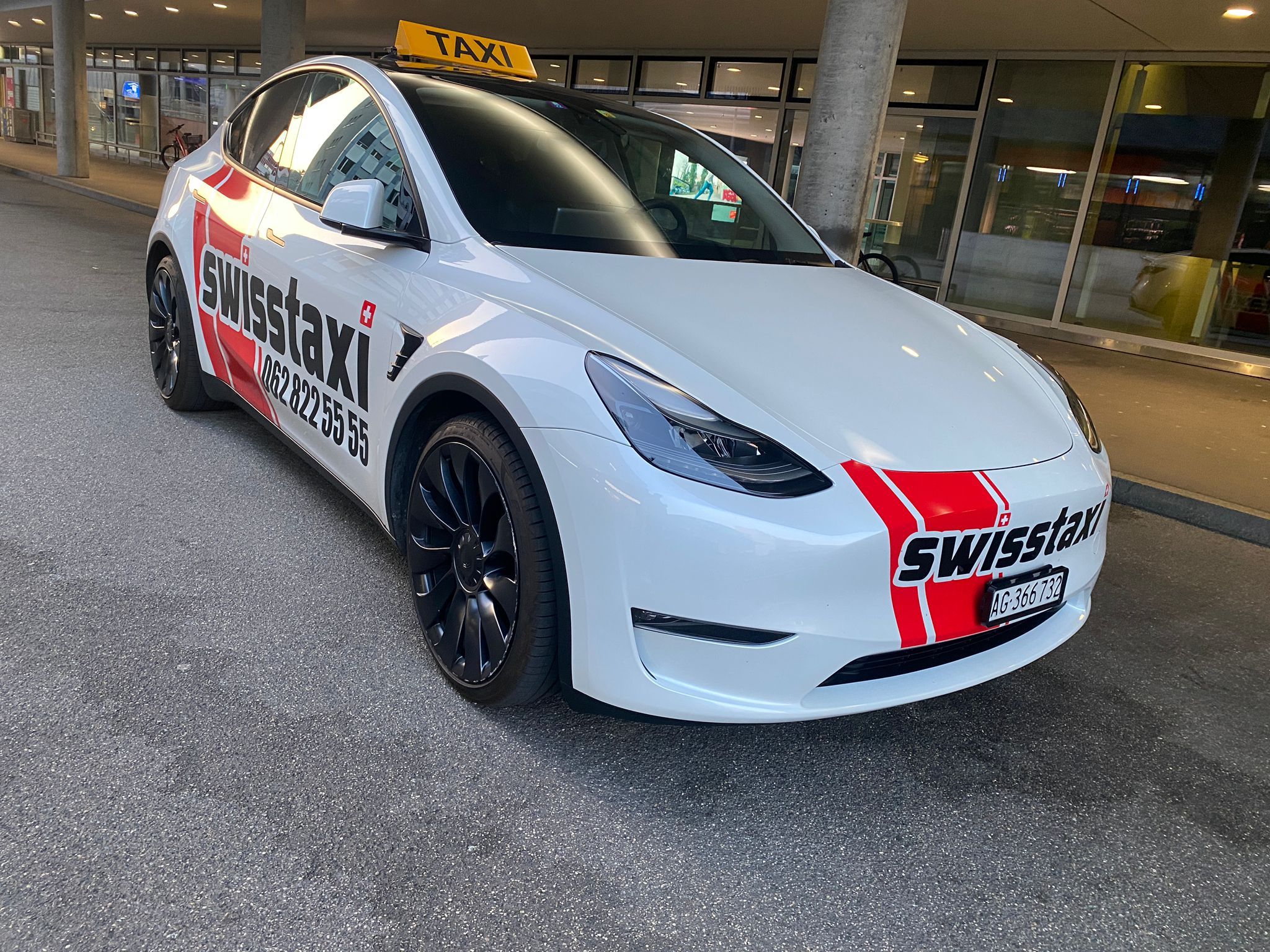Tesla Model Y - Vue de face
